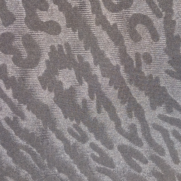 Barely Worn! Beautiful Macy's Brand Style & Co Tunic W/Ruffled hem.🤍🖤 - Picture 5 of 6